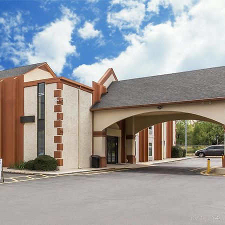 Econo Lodge At Six Flags Austell Bagian luar foto