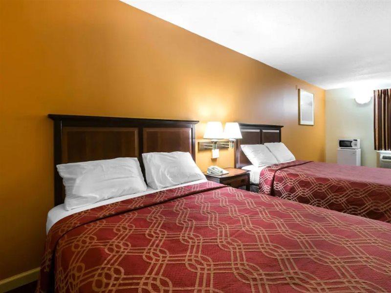 Econo Lodge At Six Flags Austell Bagian luar foto