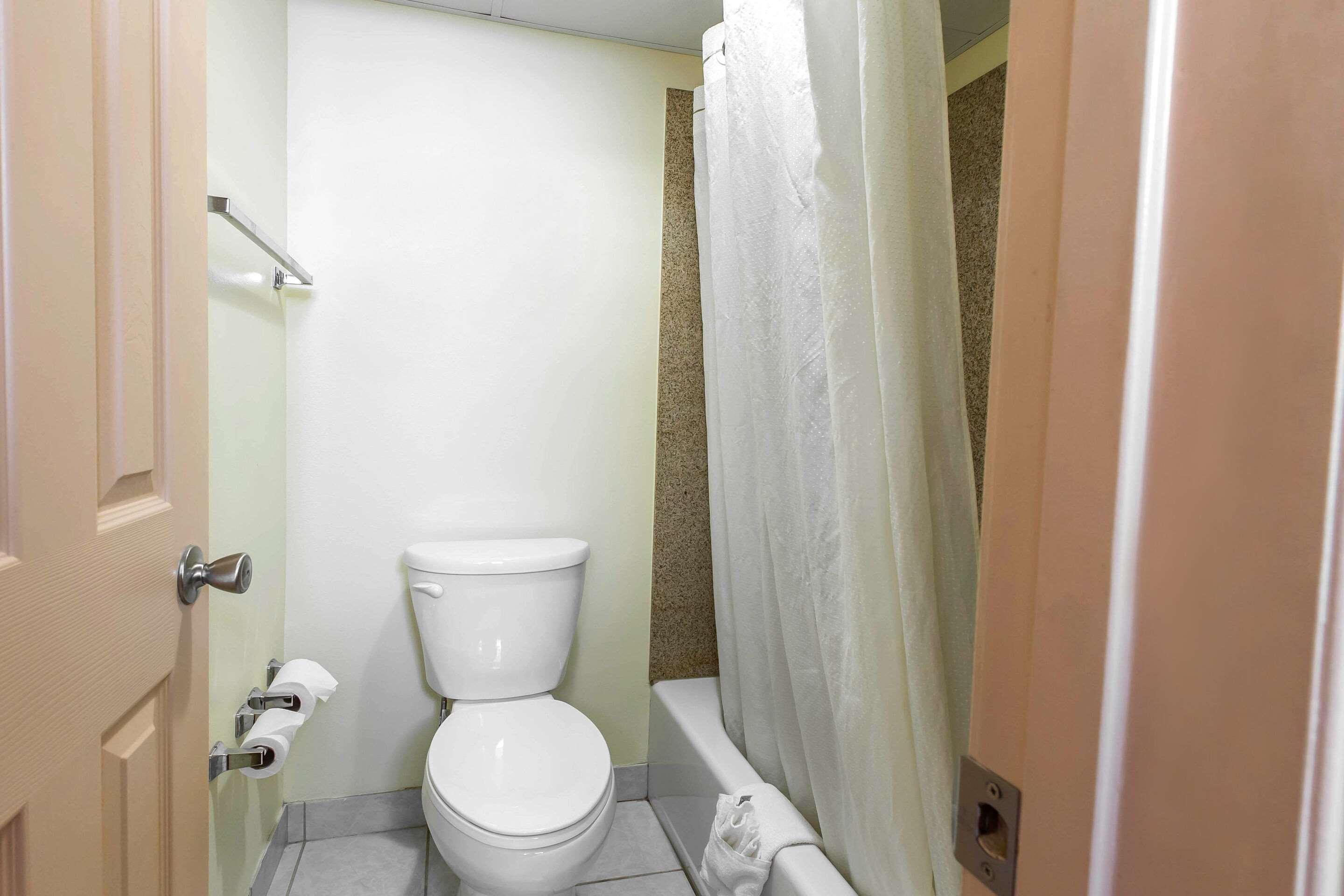 Econo Lodge At Six Flags Austell Bagian luar foto