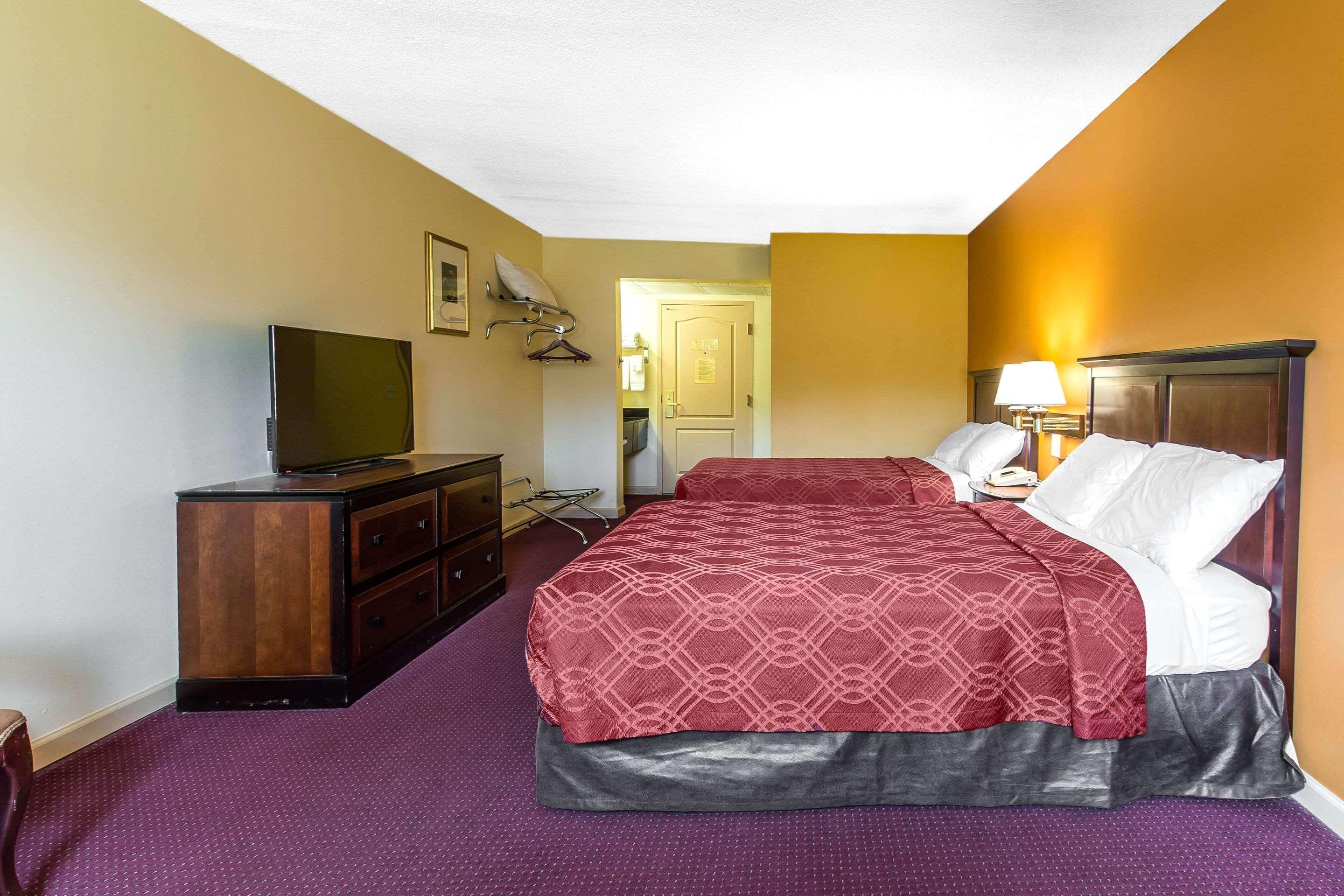 Econo Lodge At Six Flags Austell Bagian luar foto