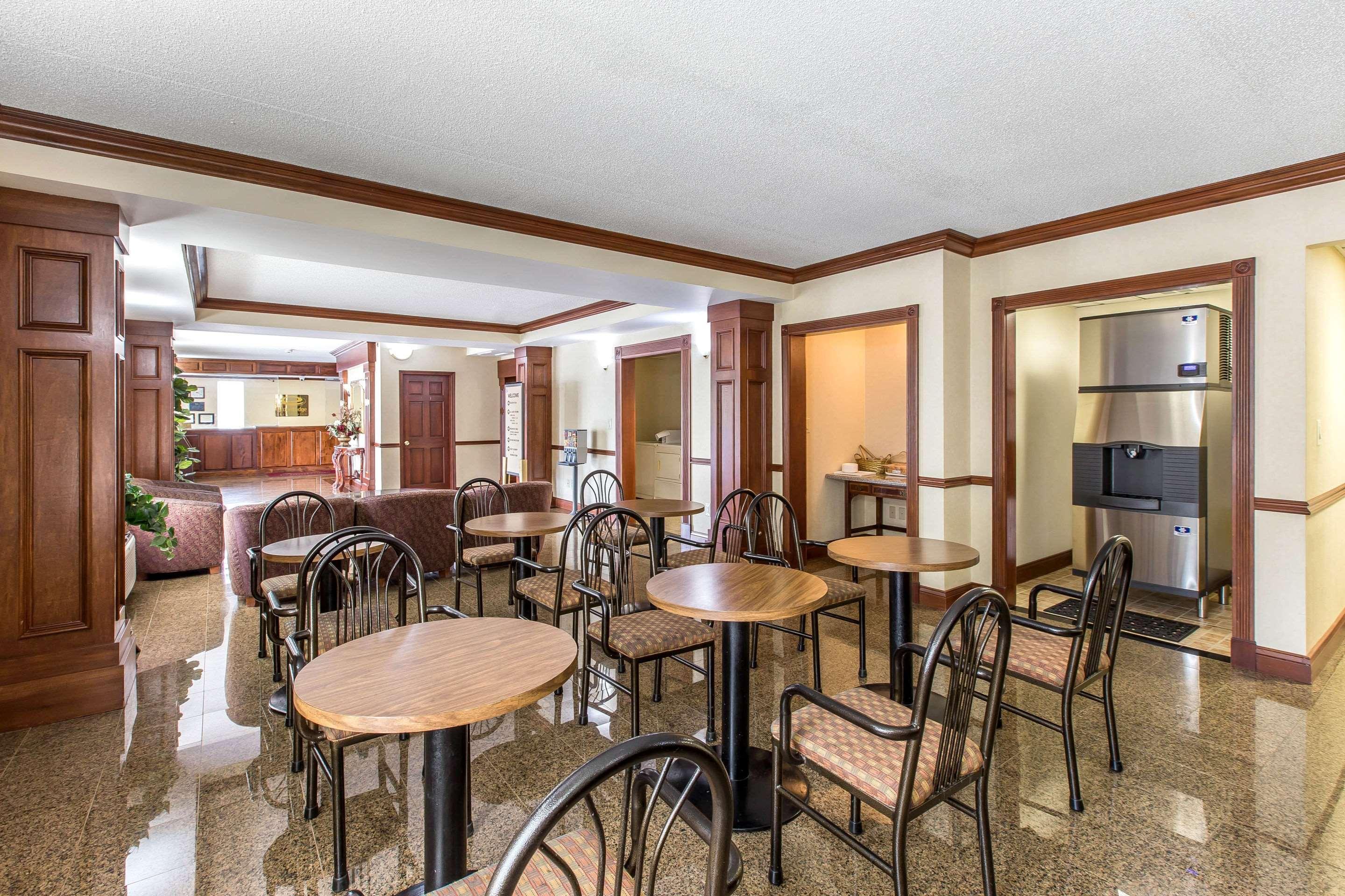 Econo Lodge At Six Flags Austell Bagian luar foto
