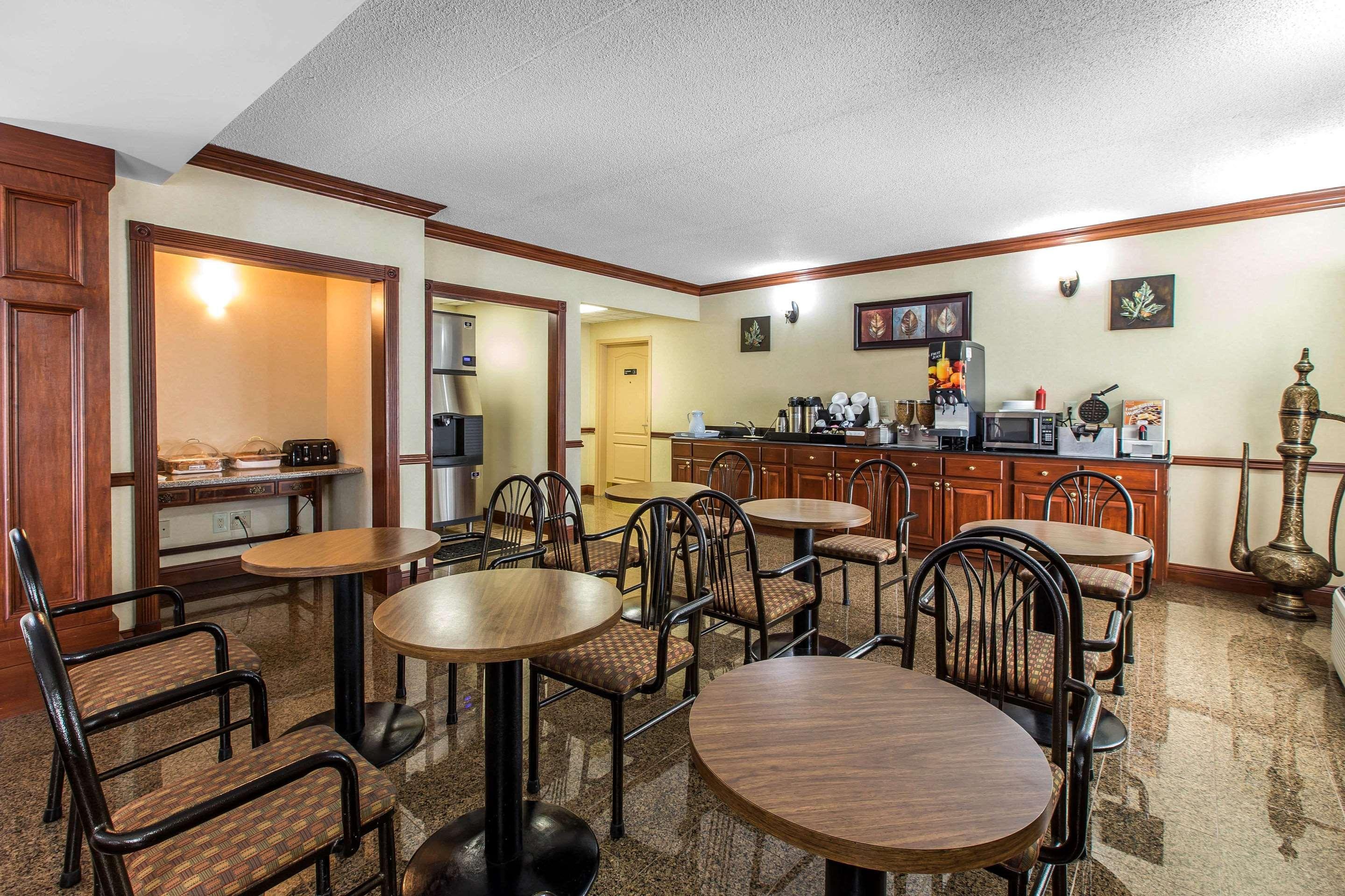 Econo Lodge At Six Flags Austell Bagian luar foto
