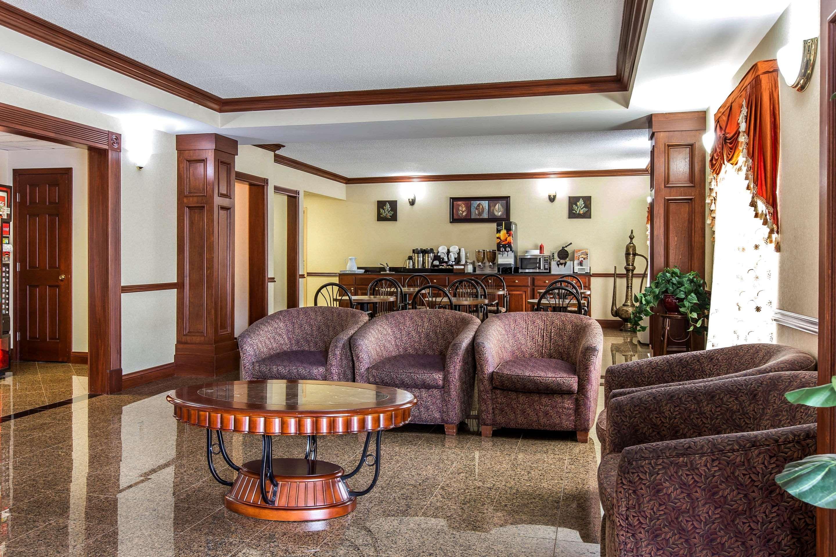 Econo Lodge At Six Flags Austell Bagian luar foto