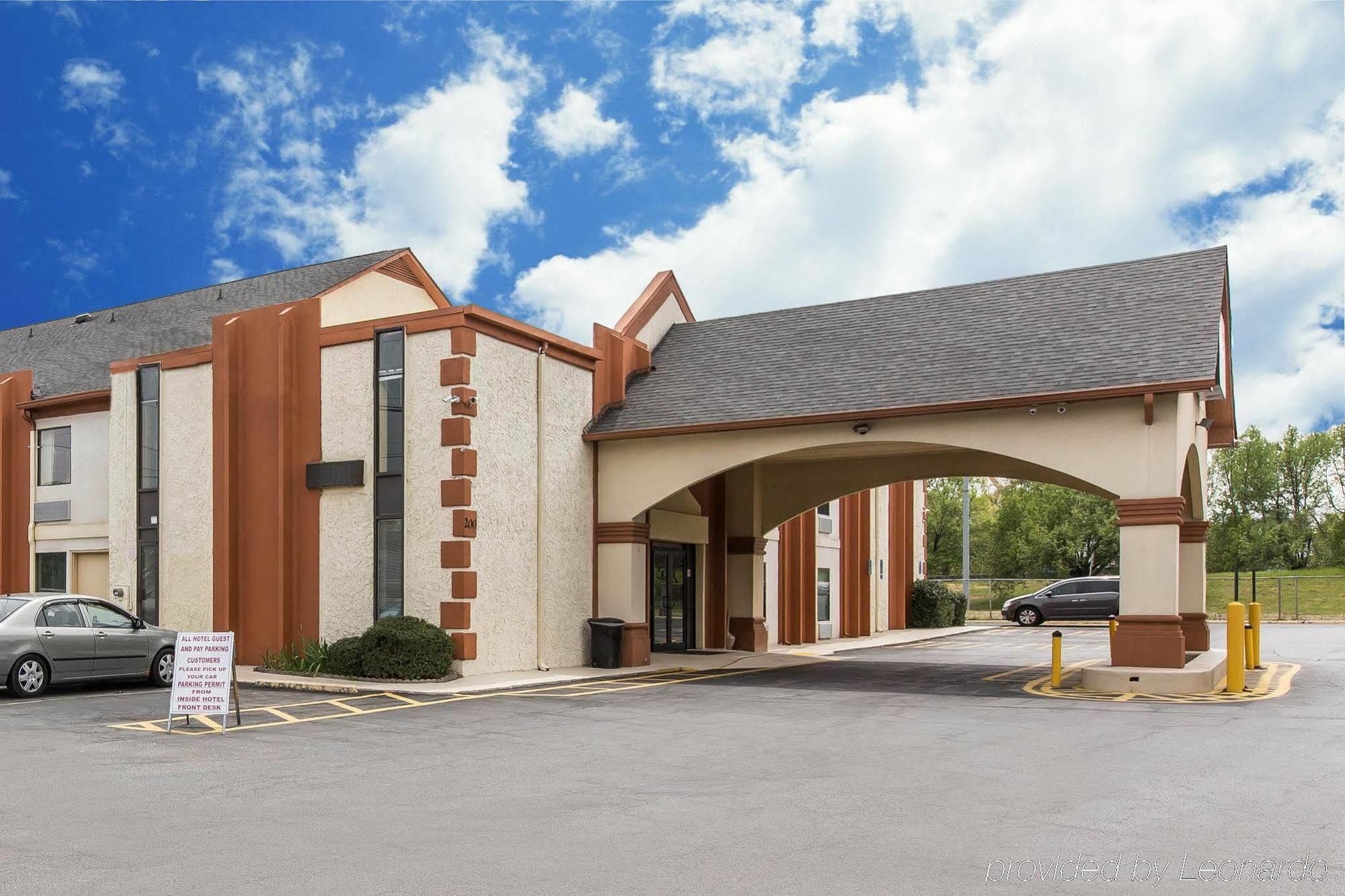 Econo Lodge At Six Flags Austell Bagian luar foto